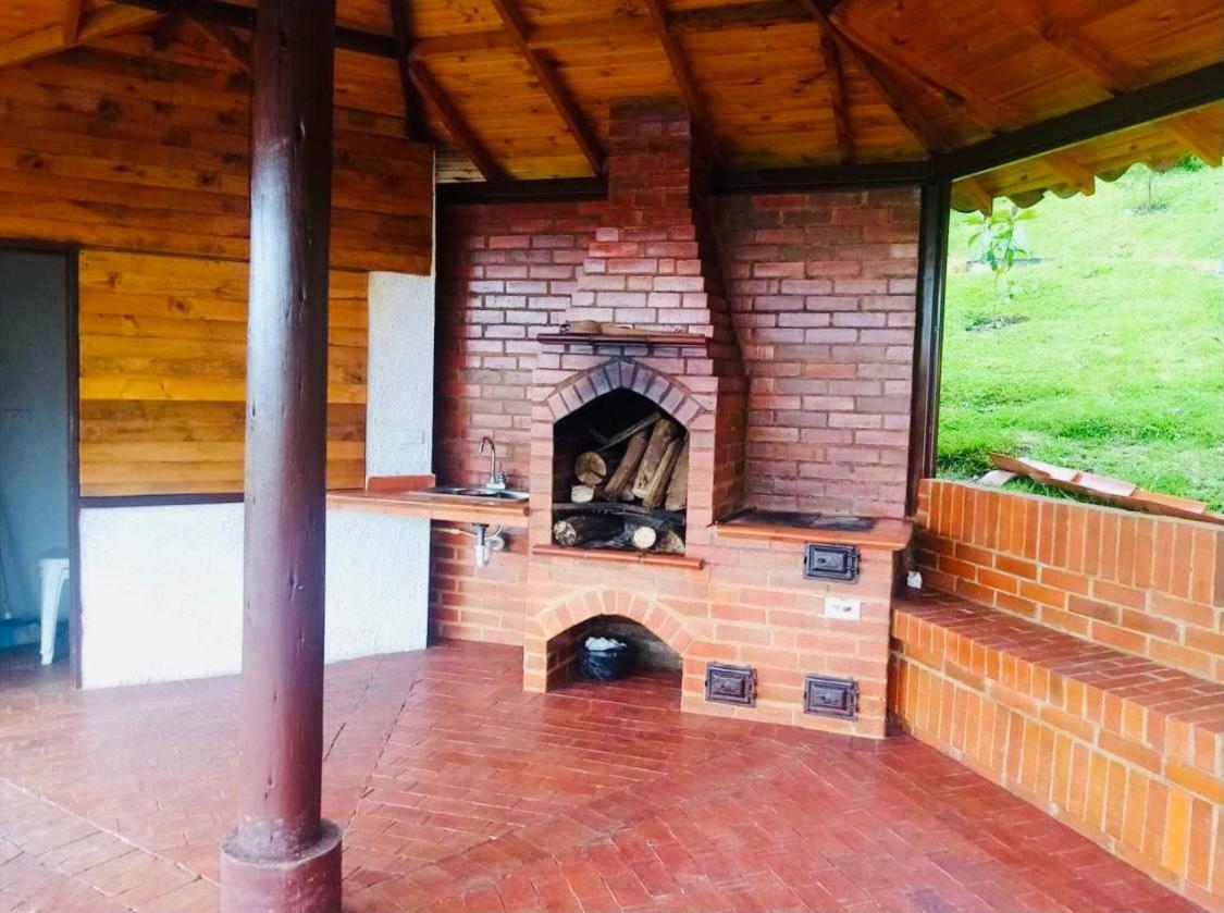 ホテル Glamping Sede Campestre Mirador De Pueblo Viejo グアタビータ エクステリア 写真