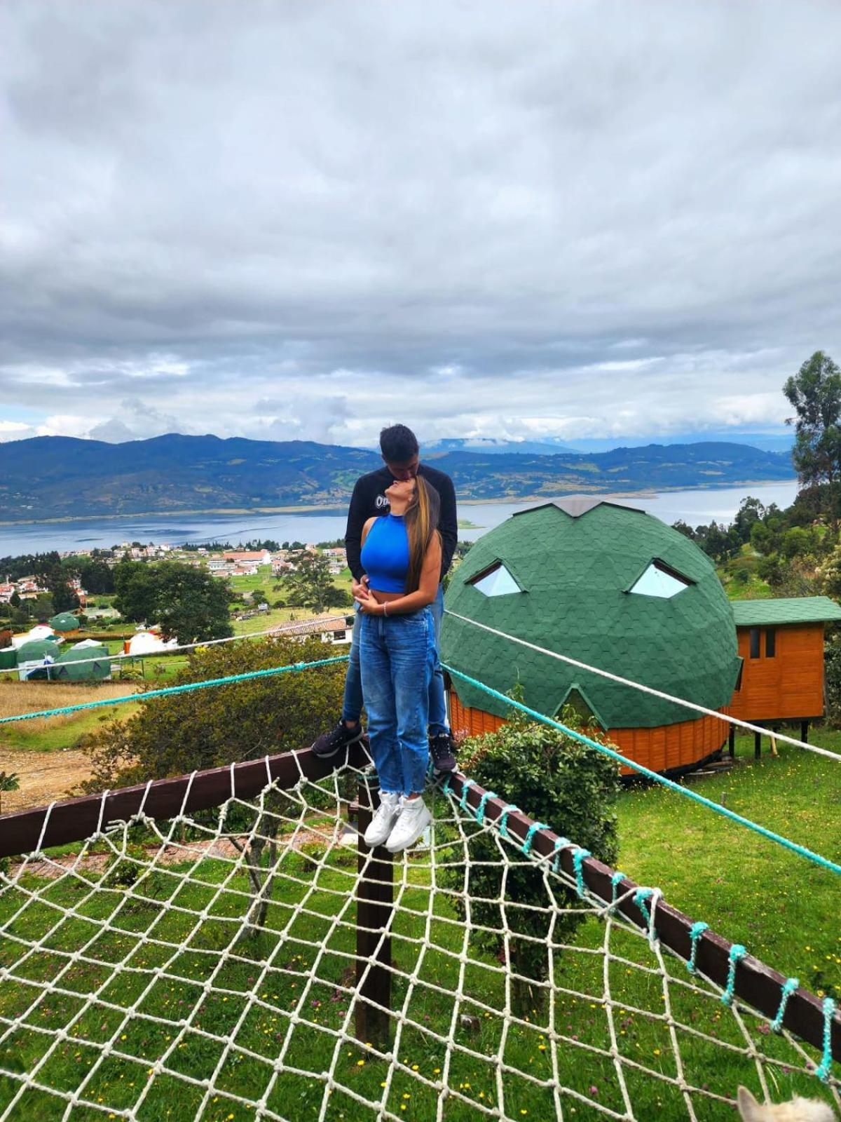 ホテル Glamping Sede Campestre Mirador De Pueblo Viejo グアタビータ エクステリア 写真