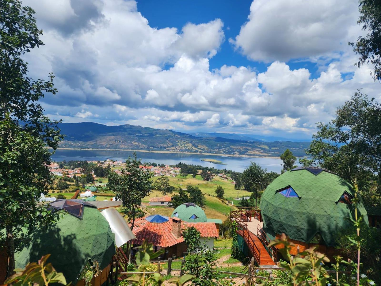 ホテル Glamping Sede Campestre Mirador De Pueblo Viejo グアタビータ エクステリア 写真
