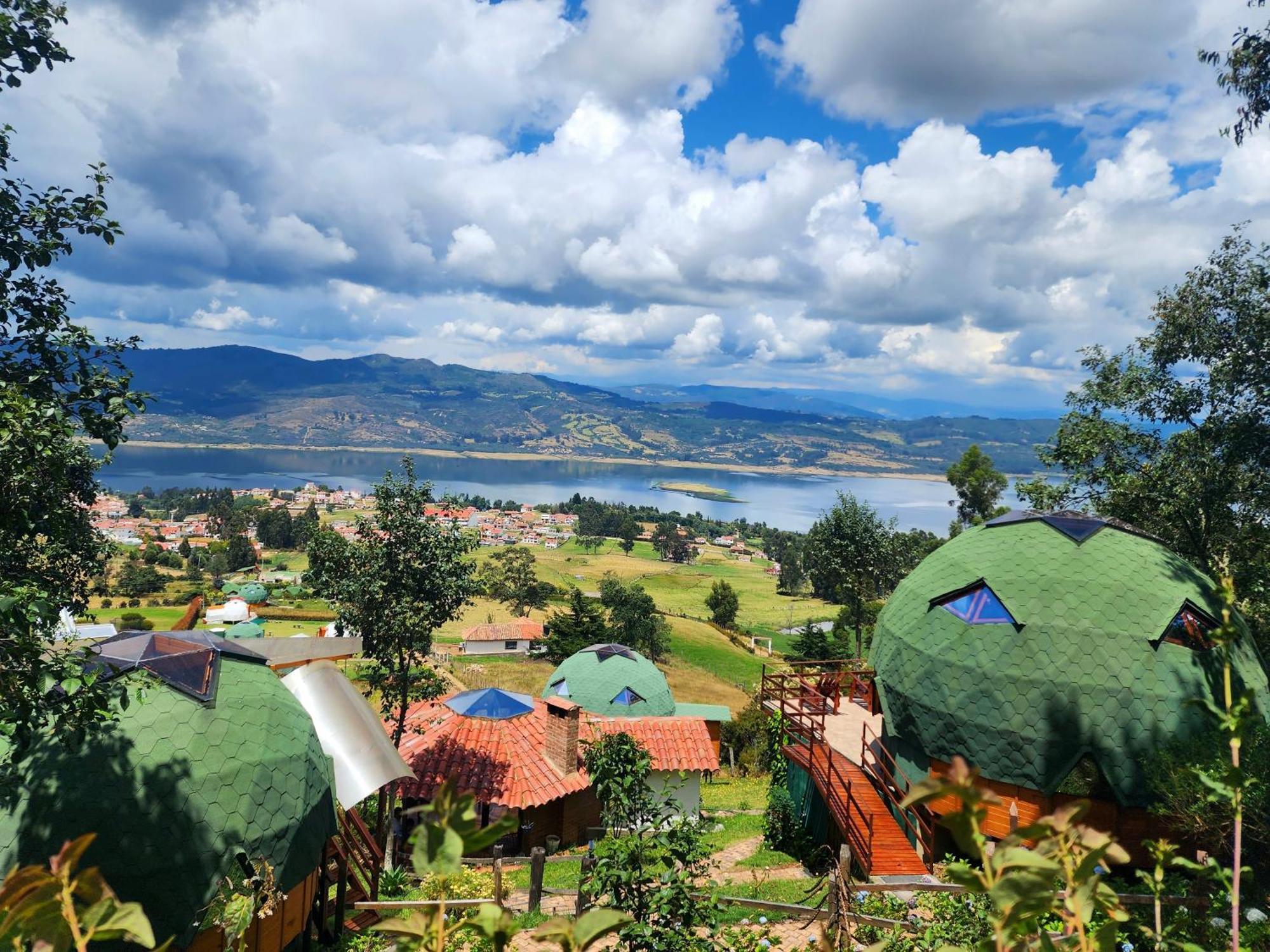 ホテル Glamping Sede Campestre Mirador De Pueblo Viejo グアタビータ エクステリア 写真